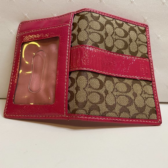 Small Pink Wallelt/ID Holder from Coach - Picture 2 of 11